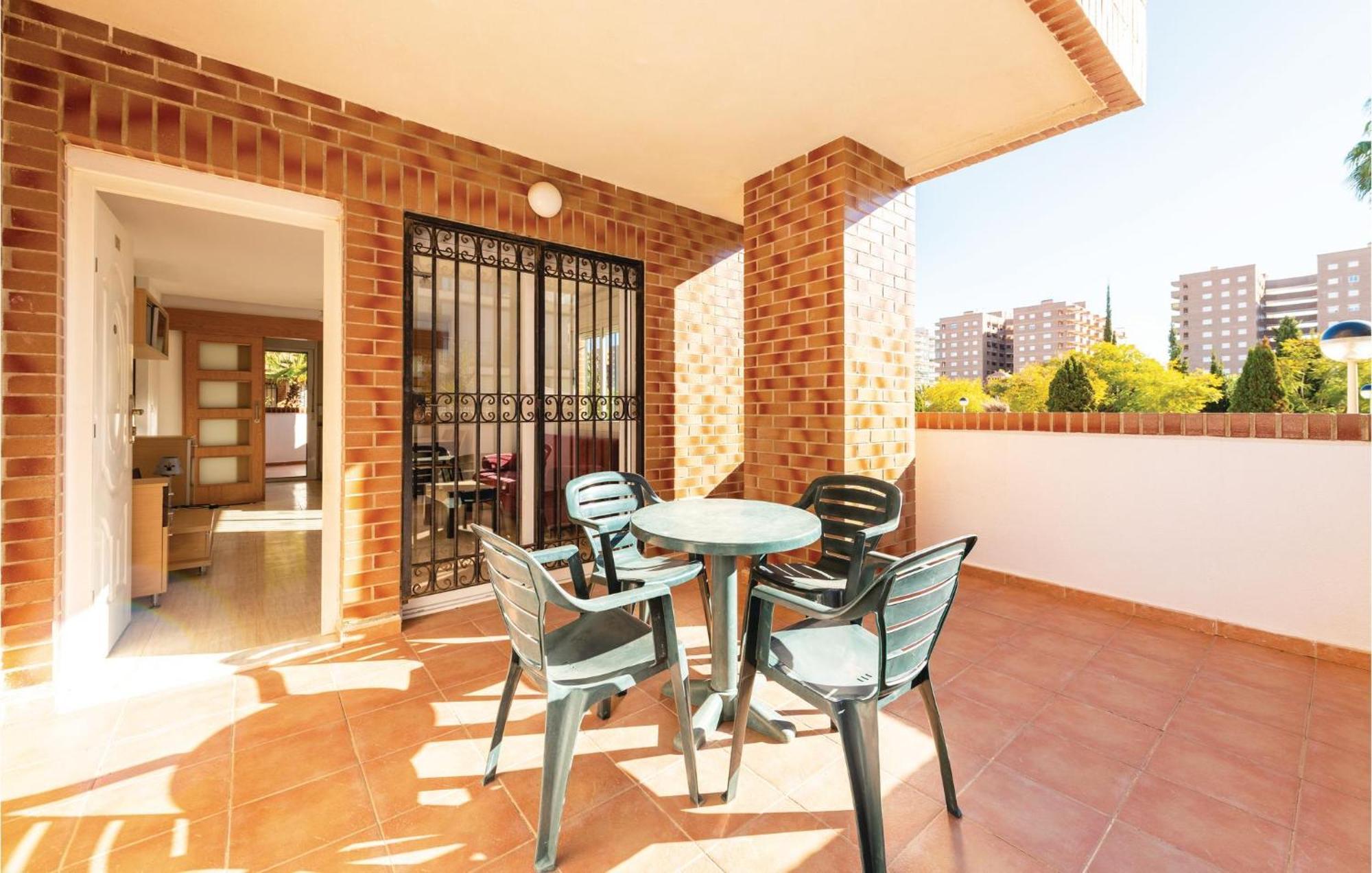 Amazing Apartment In Oropesa Del Mar With Kitchen Extérieur photo