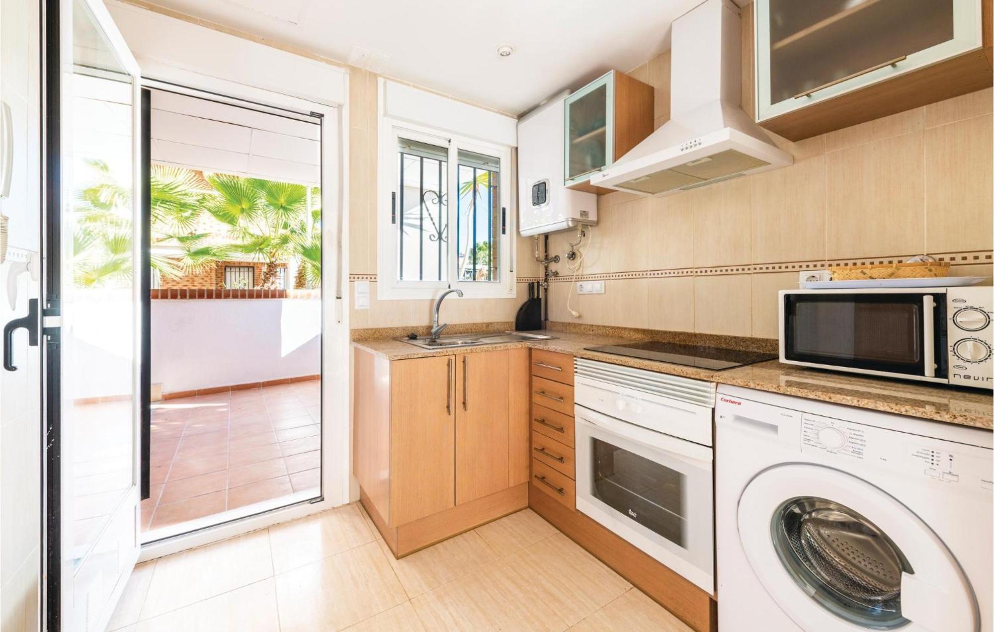 Amazing Apartment In Oropesa Del Mar With Kitchen Extérieur photo